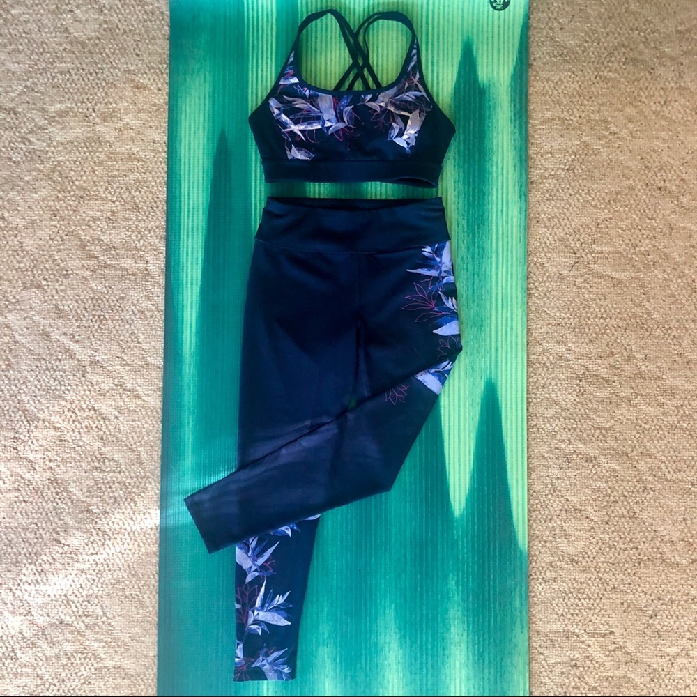 LAST CHANCE: Calvin Klein Yoga Set (leggings/bra)